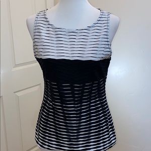White House Black Market Optic Illusion Pattern Top Large Pull Over Unique